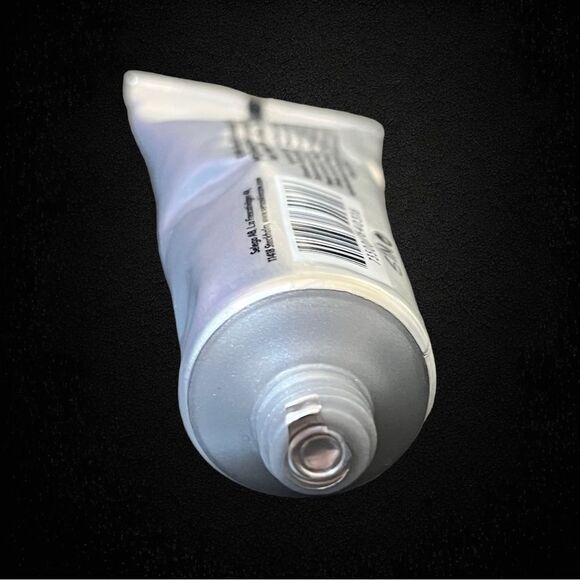 New and Sealed VERSO Foaming Cleanser .85 Fl. Oz. - Picture 2 of 3